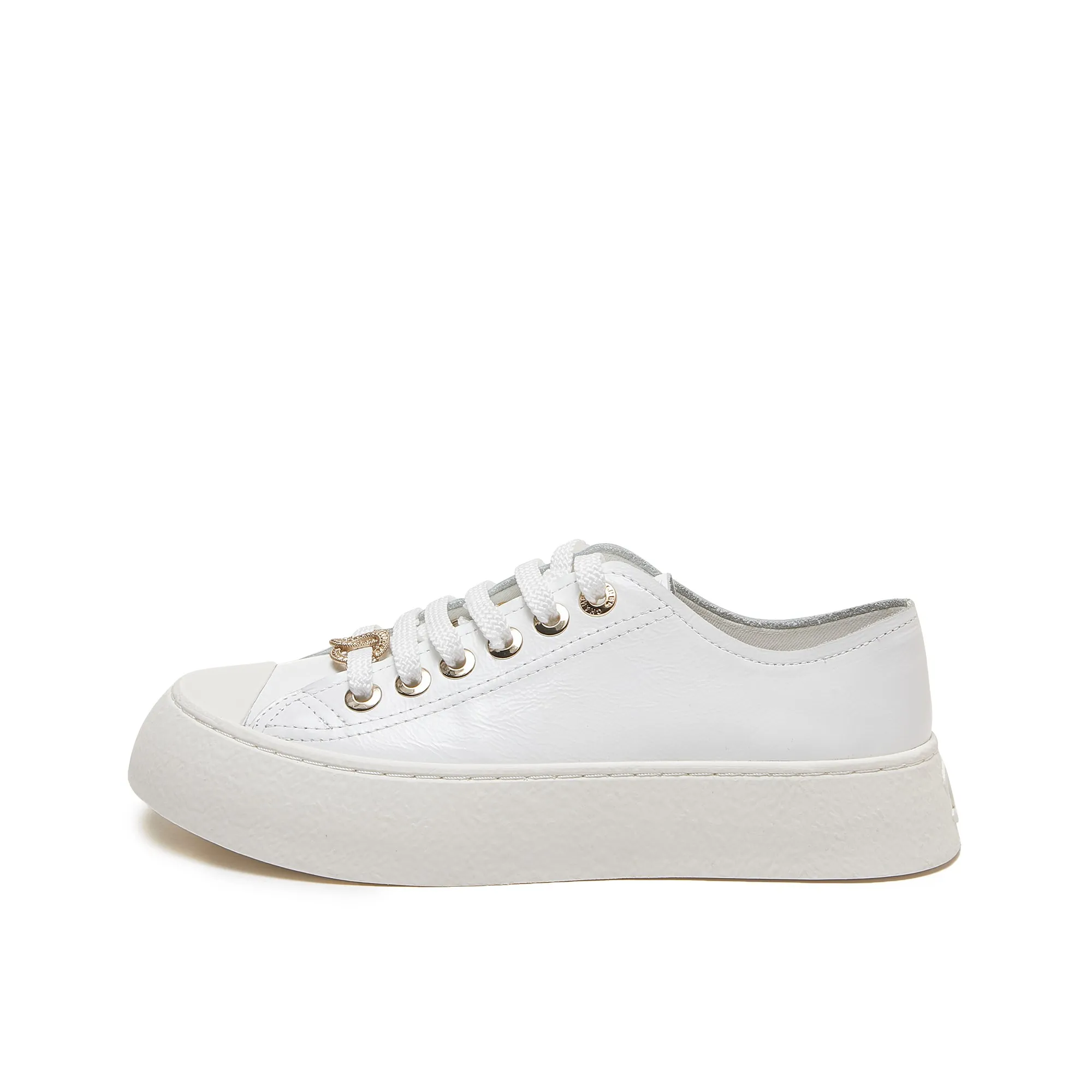👟👟Ex-factory price 440👟👟 Chanel Chanel - 2024 counter top casual sports shoes This classic design; the upper is electro-embroidered with a variety of craftsmanship; the outsole is fashionable and sporty; it is extraordinary and incorporates a variety of color matching elements... The diversified mix and match is very good-looking and versatile, casual, fashionable, sports and outdoor can be taken into account... ꫛꫀꪝ Go➫ Material: ❶Upper made of: Original imported cowhide ❷Inside made of: original imported breathable sheepskin ❸Outsole based on: original TPU outsole Full set of boutique packaging for women 35–41